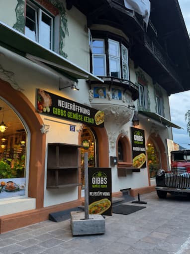 Gibbs Gemüsekebab Eingang und Schild in Oetz